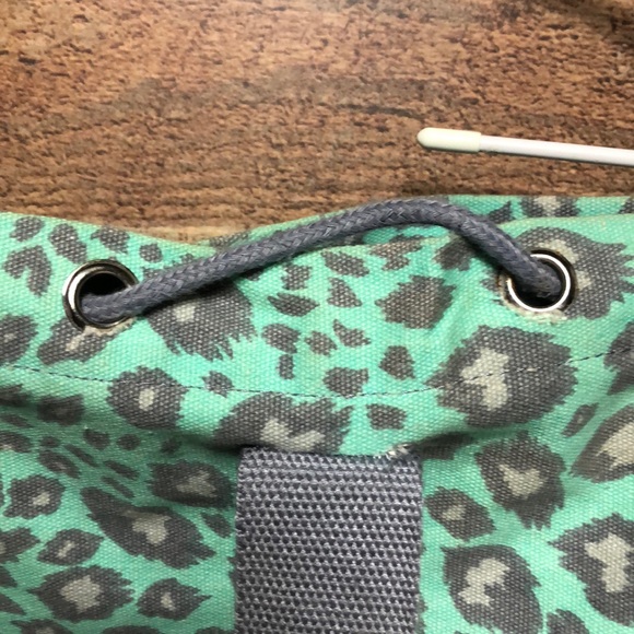 Victoria’s Secret PINK Leopard Print canvas travel laundry bag RARE - Picture 7 of 13